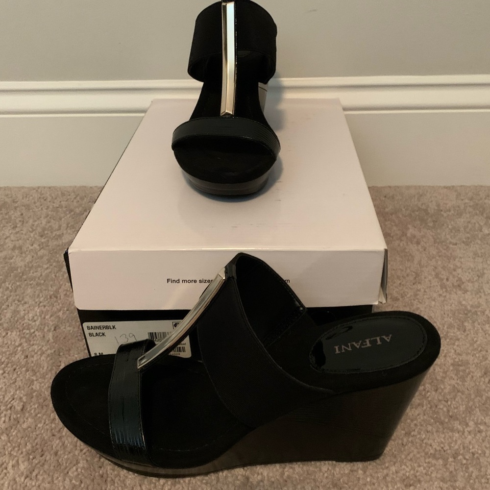 Women’s “Alfani” wedges